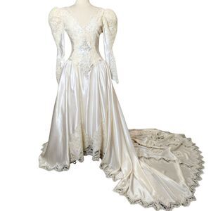 Vintage 80s Ivory Satin Sequin & Lace Long Sleeve Wedding Dress sz S-M Train